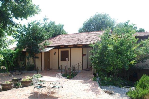 Tharsys Cottage 